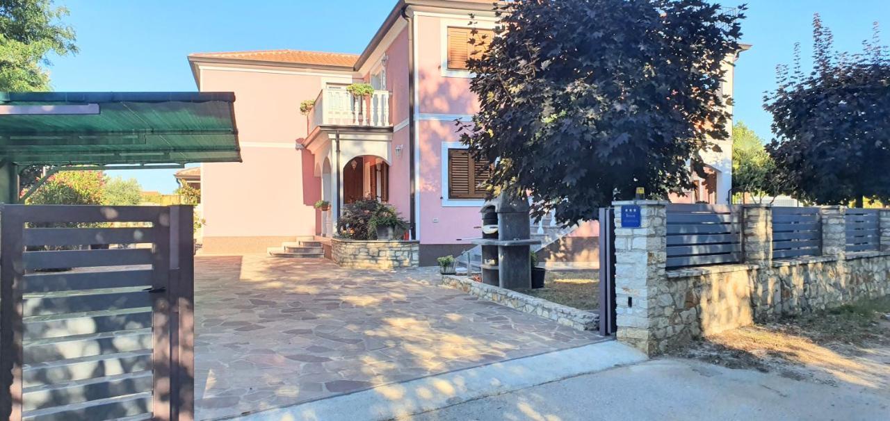 Apartmani Radmila Nova Vas  エクステリア 写真