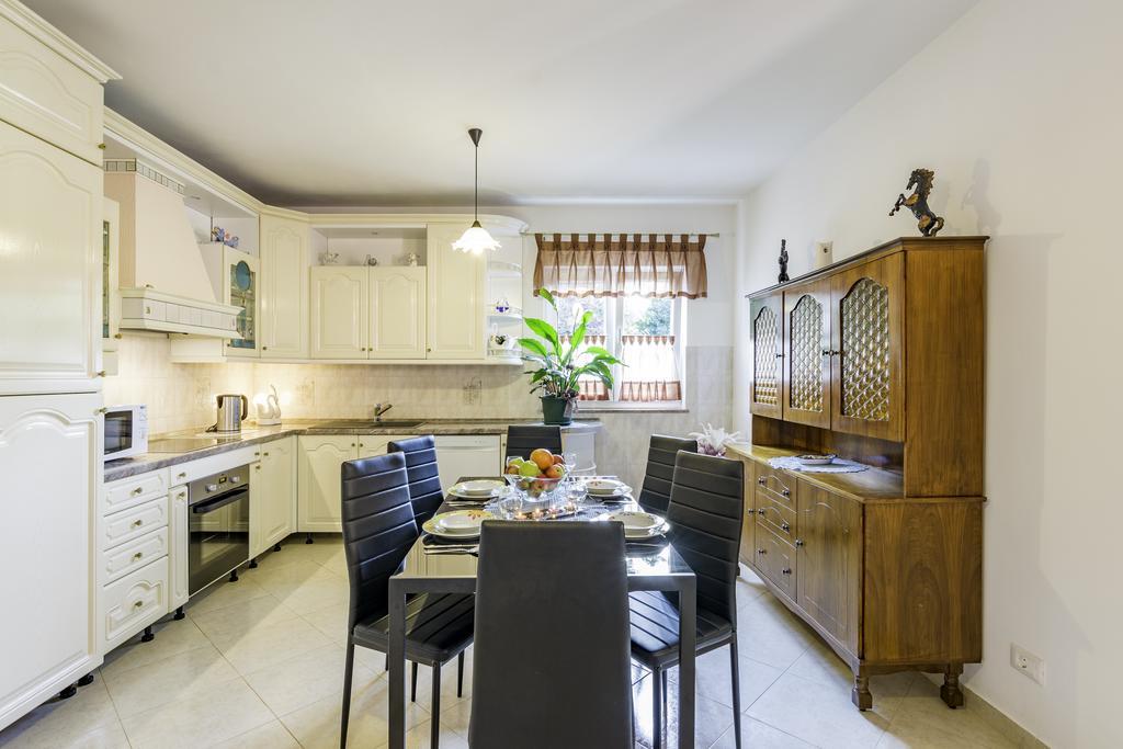 Apartmani Radmila Nova Vas  エクステリア 写真