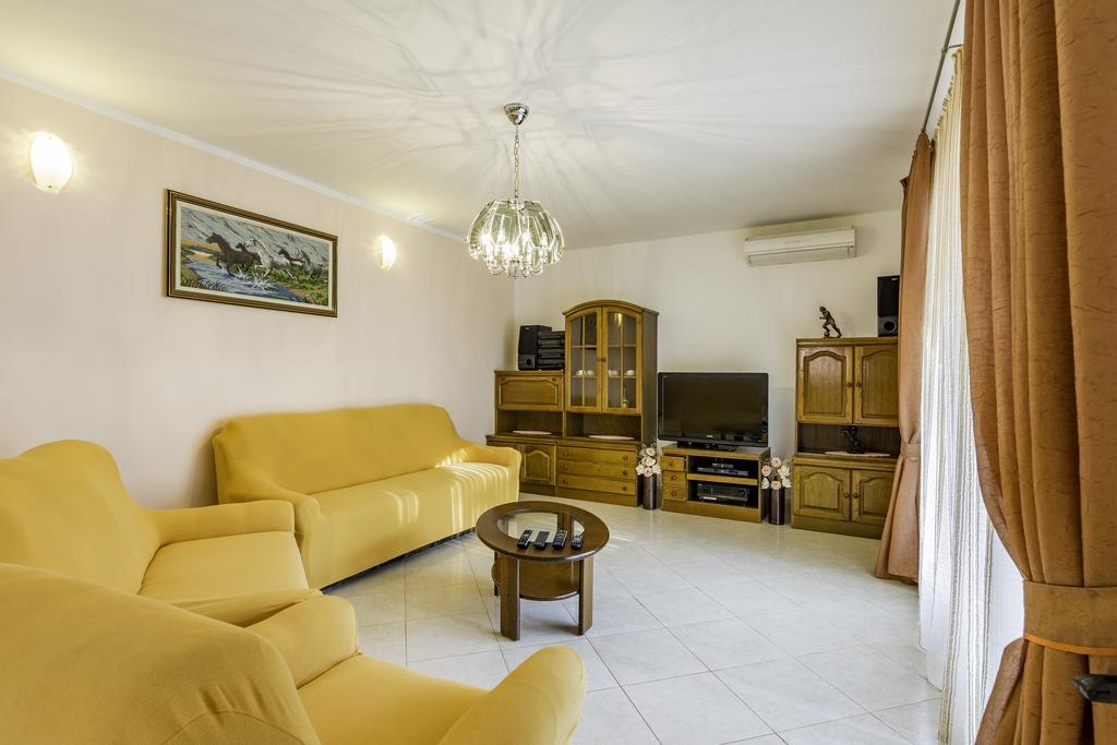 Apartmani Radmila Nova Vas  エクステリア 写真