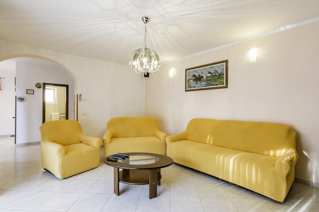 Apartmani Radmila Nova Vas  エクステリア 写真