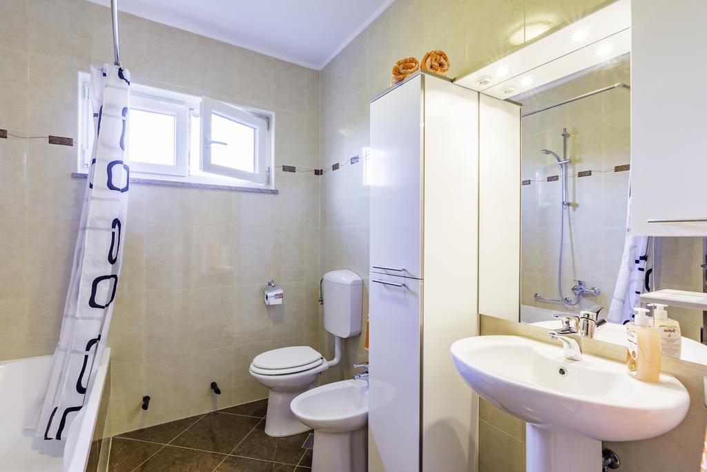 Apartmani Radmila Nova Vas  エクステリア 写真