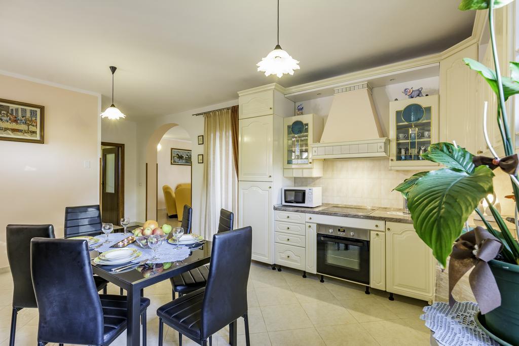 Apartmani Radmila Nova Vas  エクステリア 写真